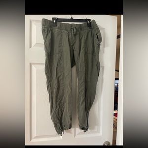 Jessica Simpson maternity cargo pants
